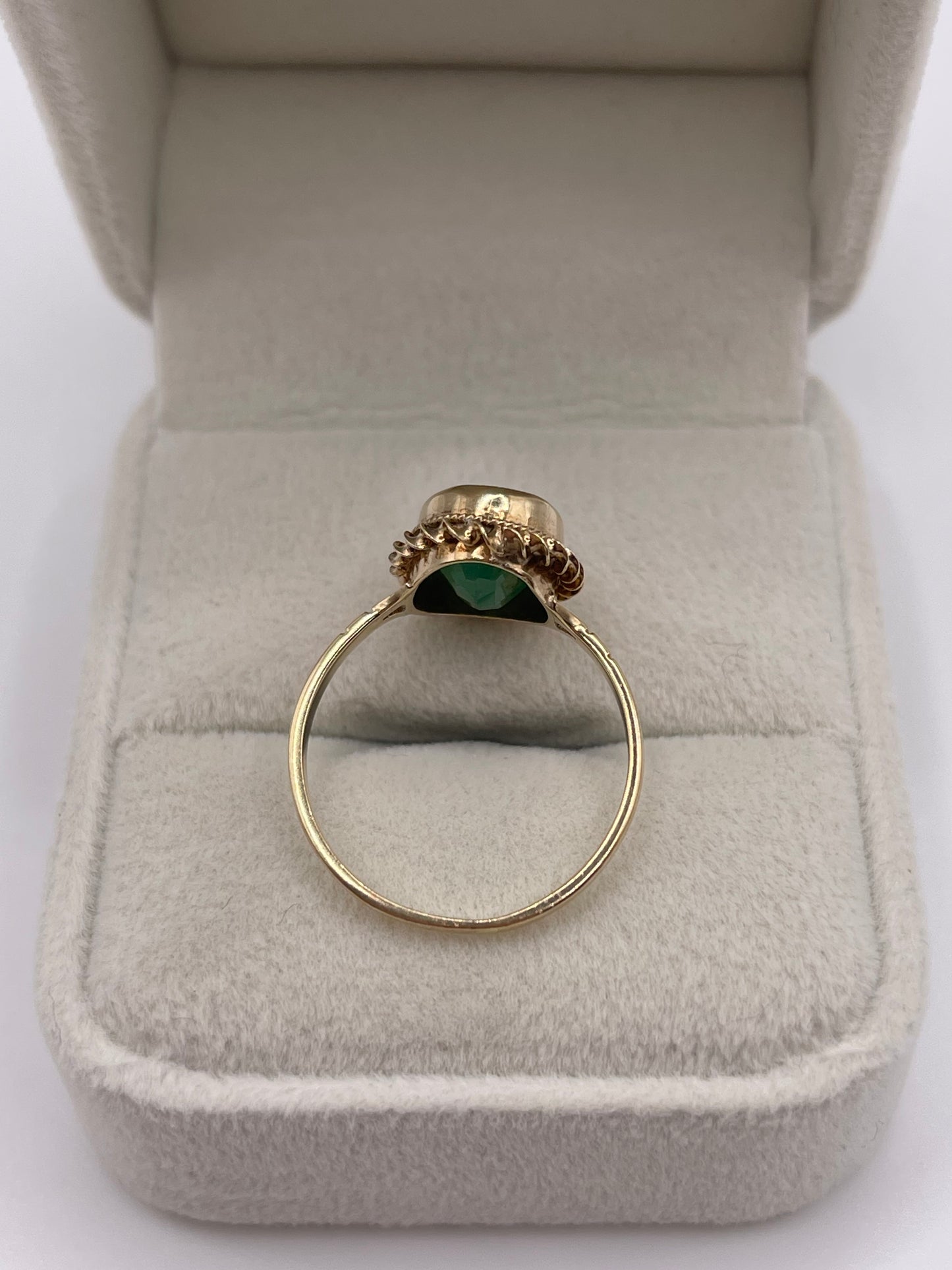 9ct gold emerald ring