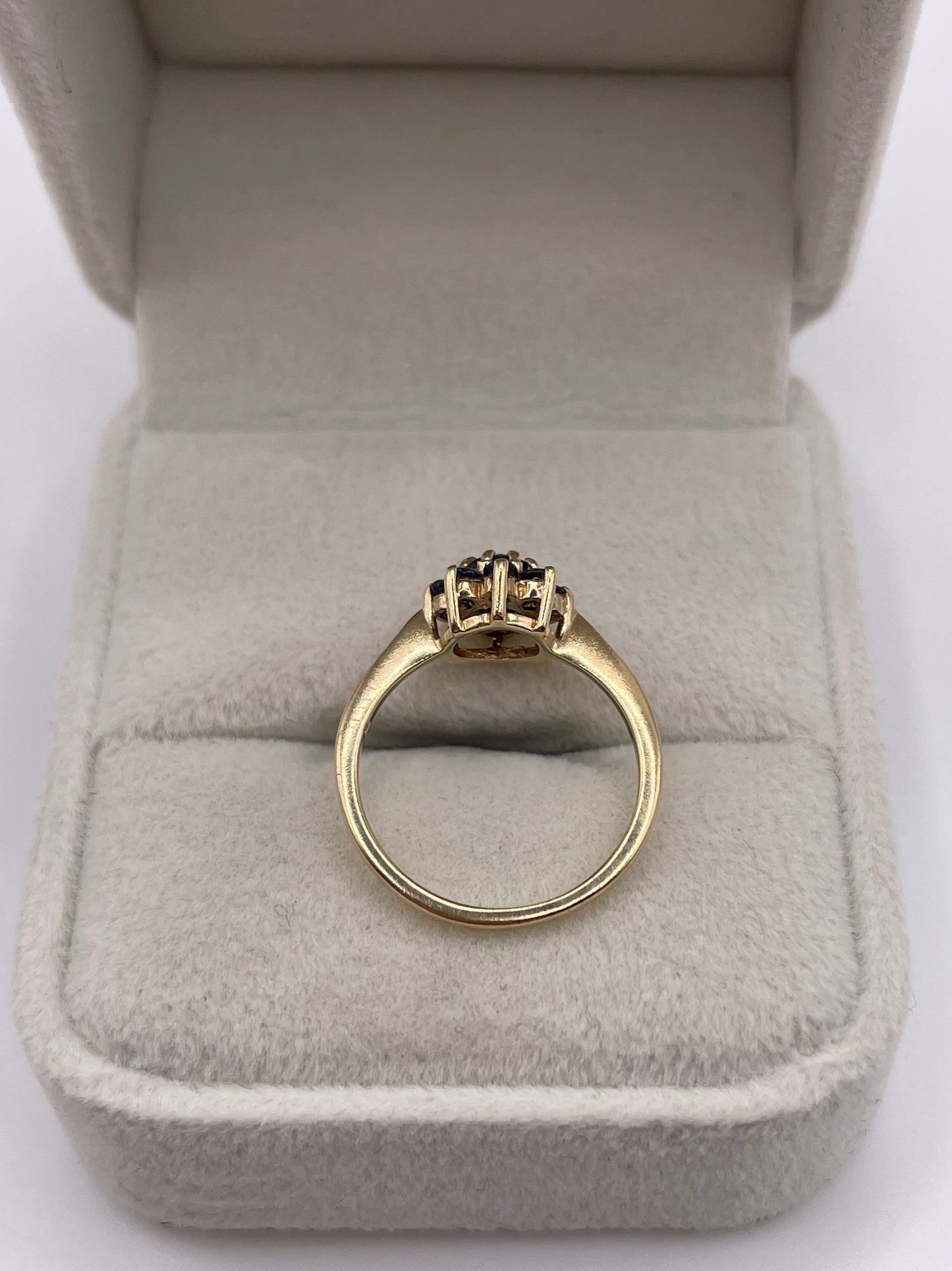 9ct gold sapphire cluster ring