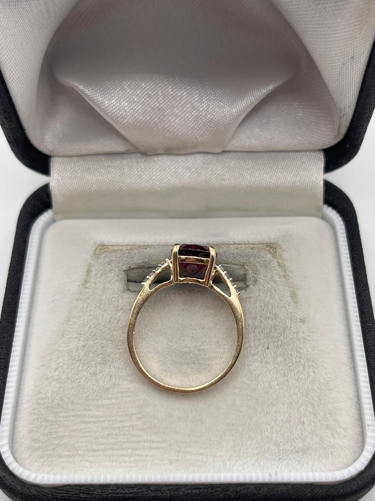9ct gold garnet and zircon ring