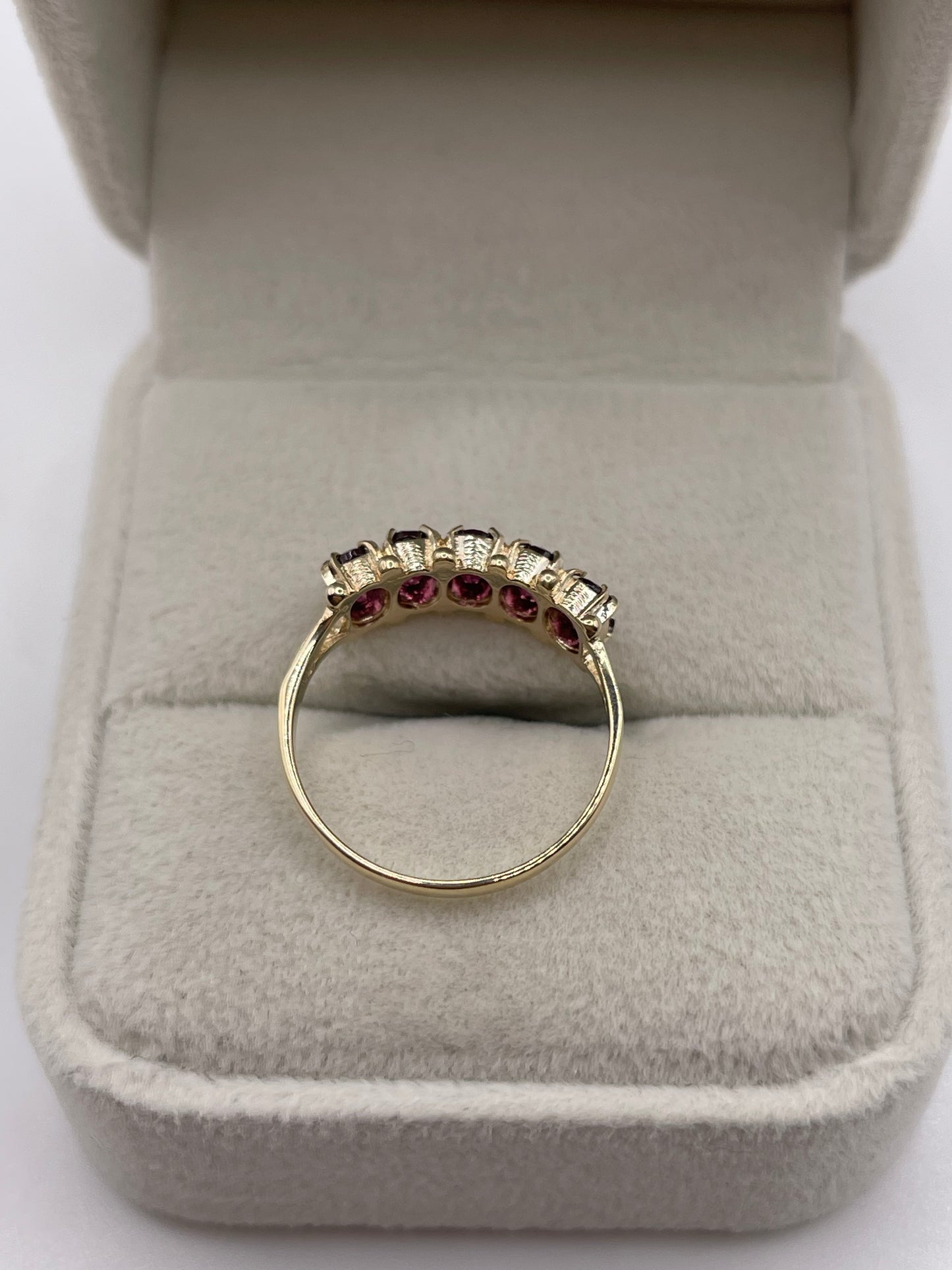 9ct gold almandine garnet ring