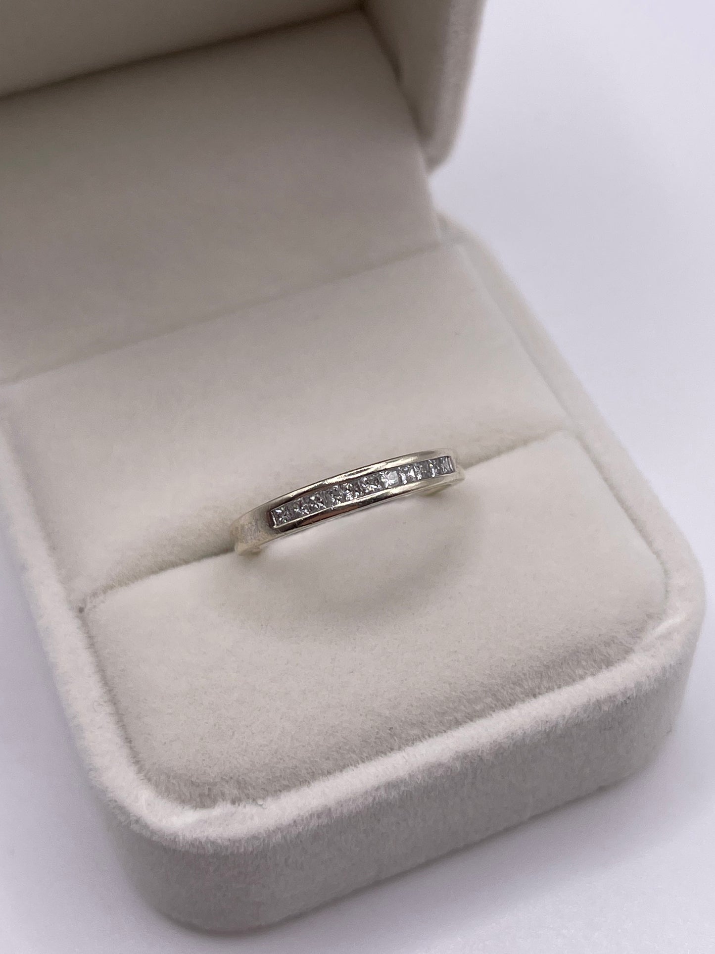 9ct white gold diamond ring