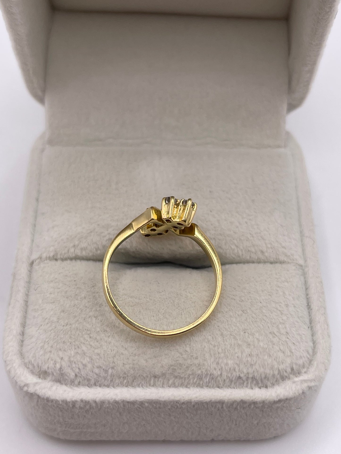 18ct gold diamond ring