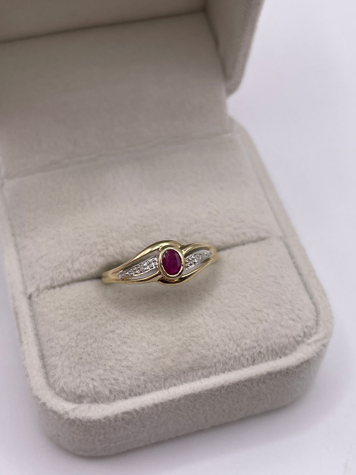 9ct gold ruby and diamond ring