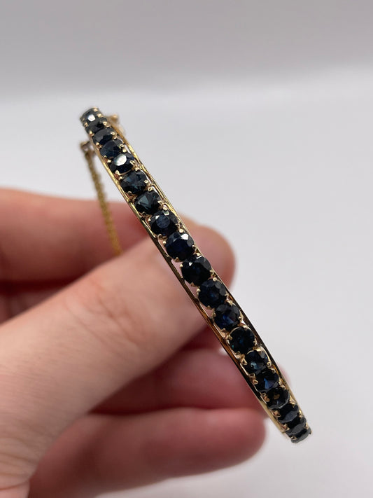 14ct gold sapphire bangle
