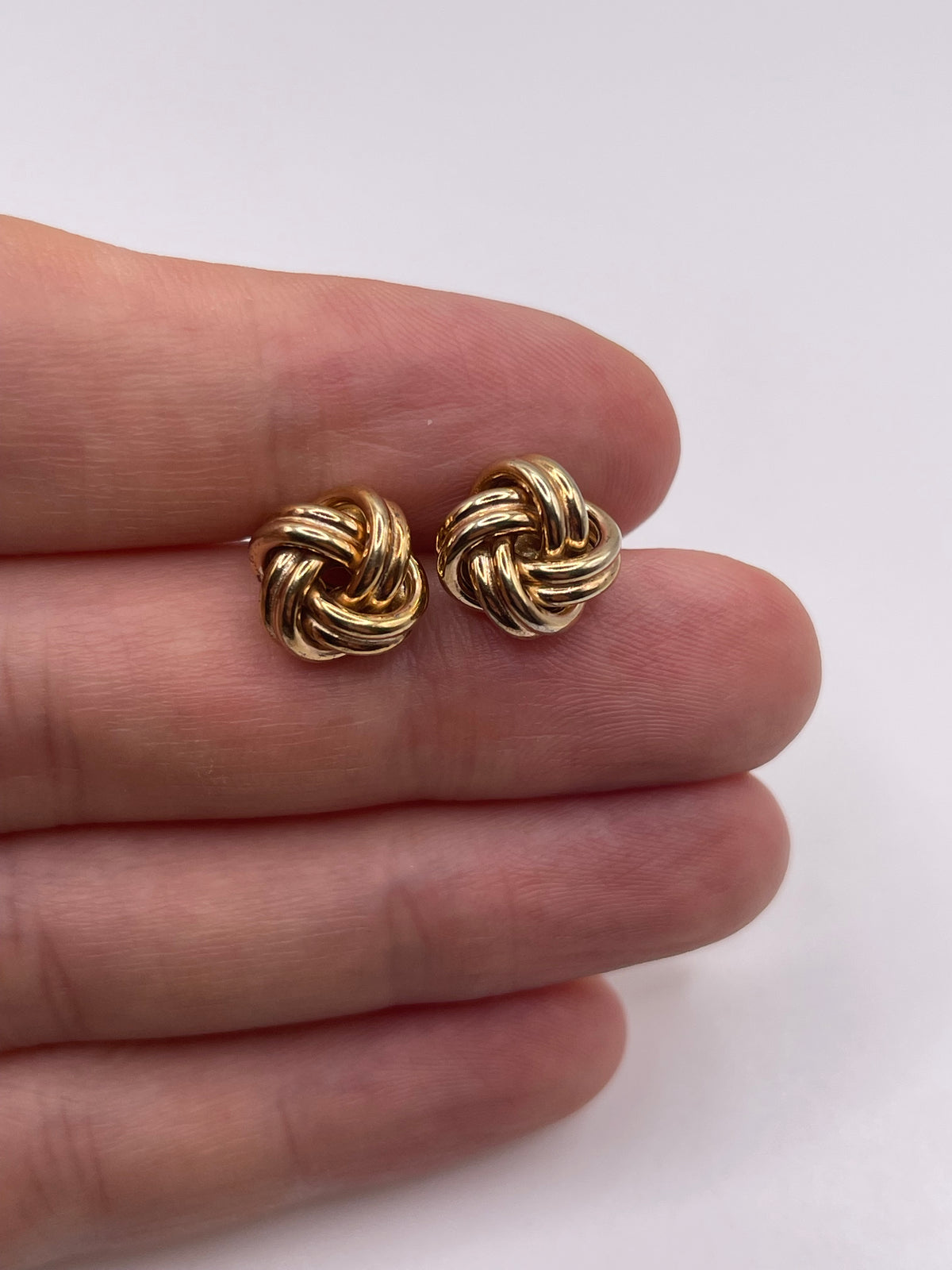 9ct gold knot earrings