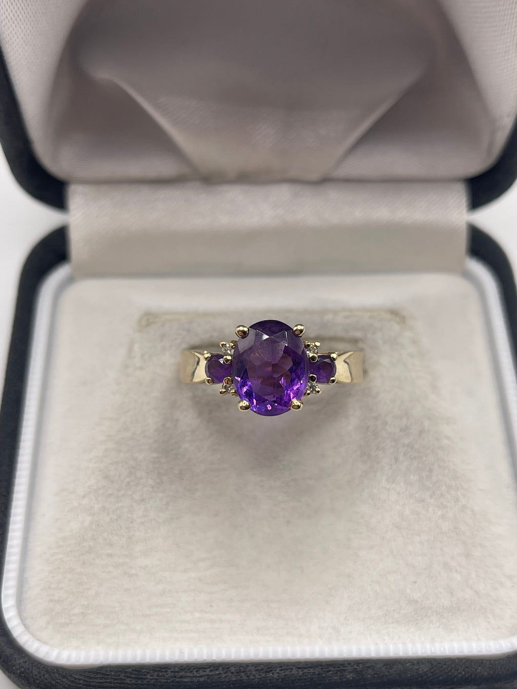 9ct gold amethyst and diamond ring