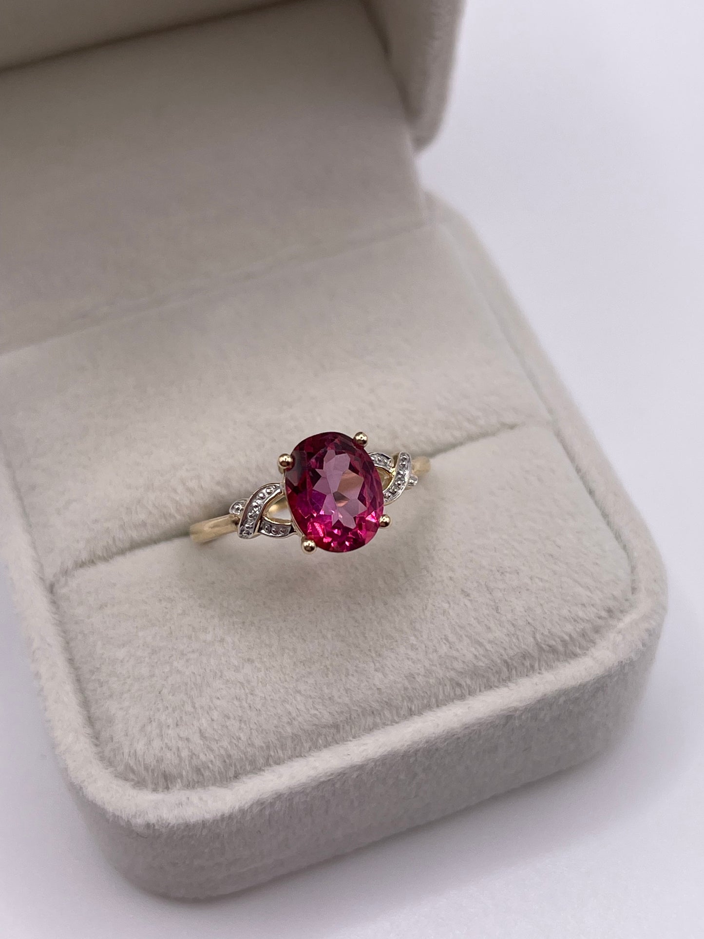 9ct gold topaz and diamond ring