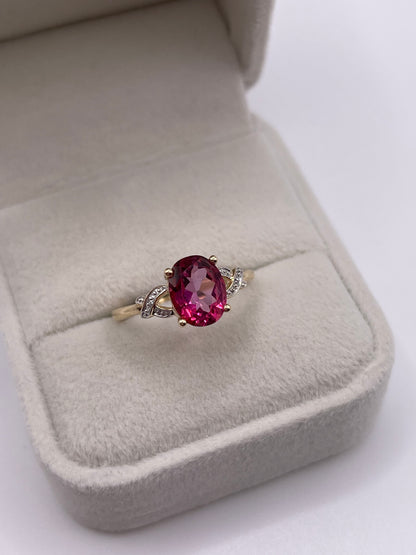 9ct gold topaz and diamond ring