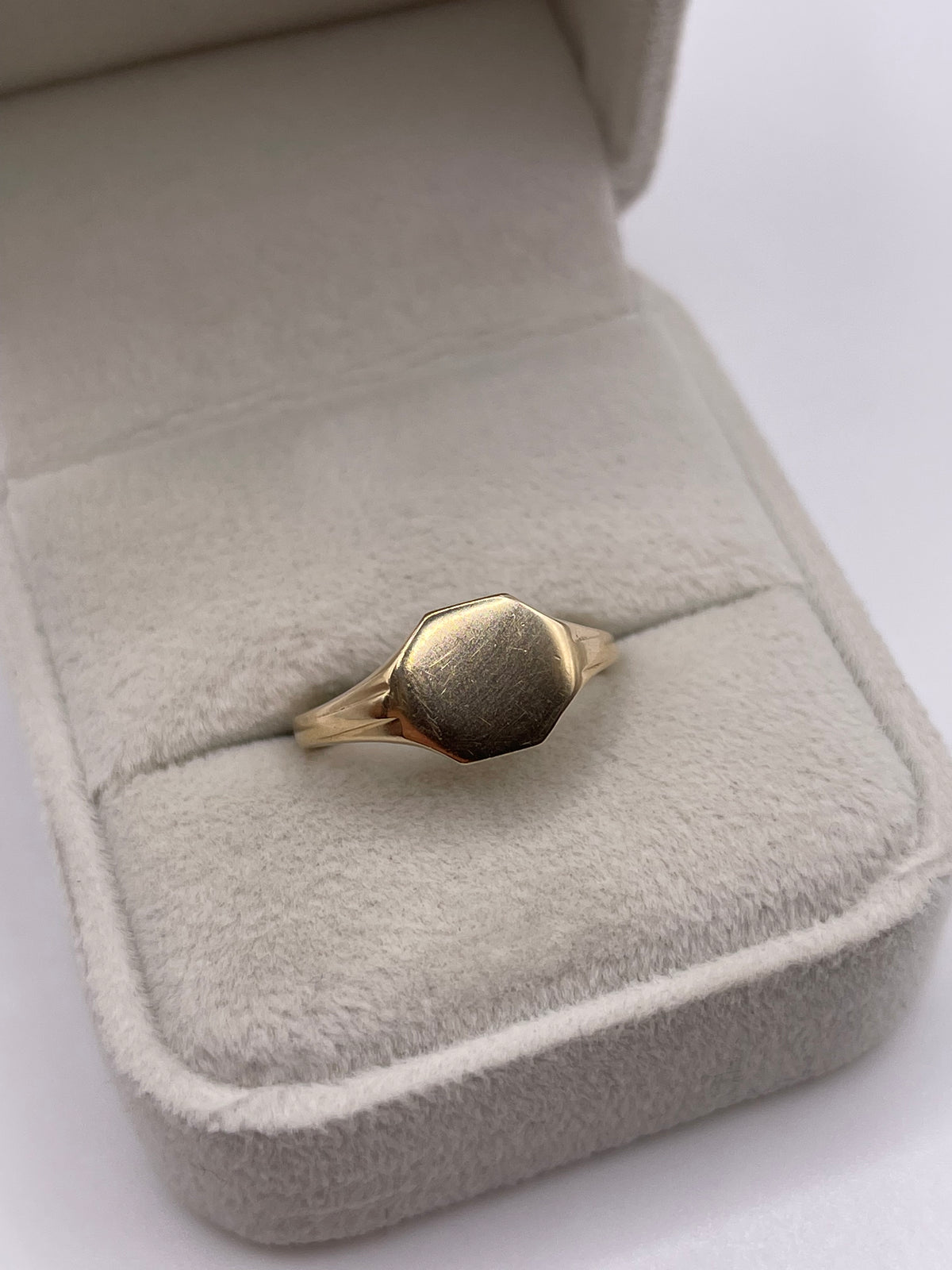 9ct gold signet ring