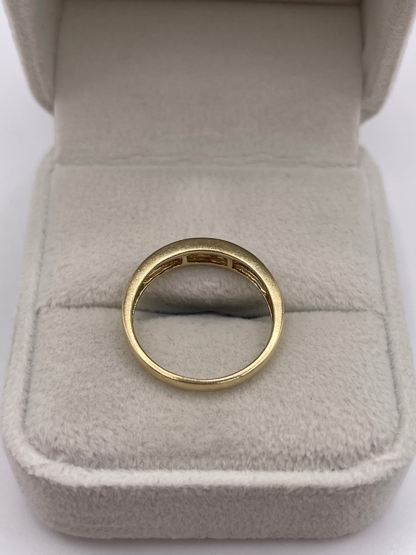 9ct gold pink sapphire ring