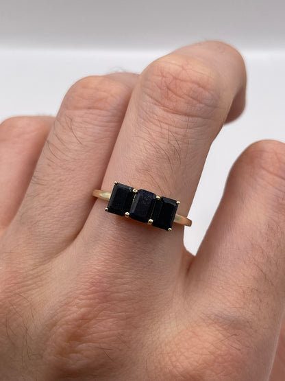 9ct gold sapphire ring