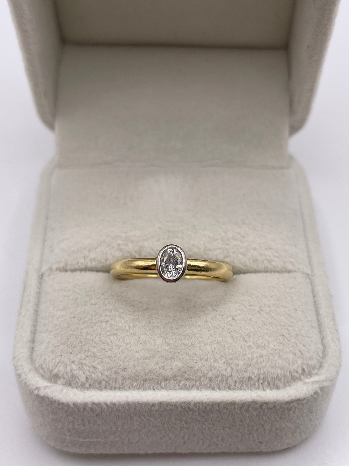 18ct gold diamond ring