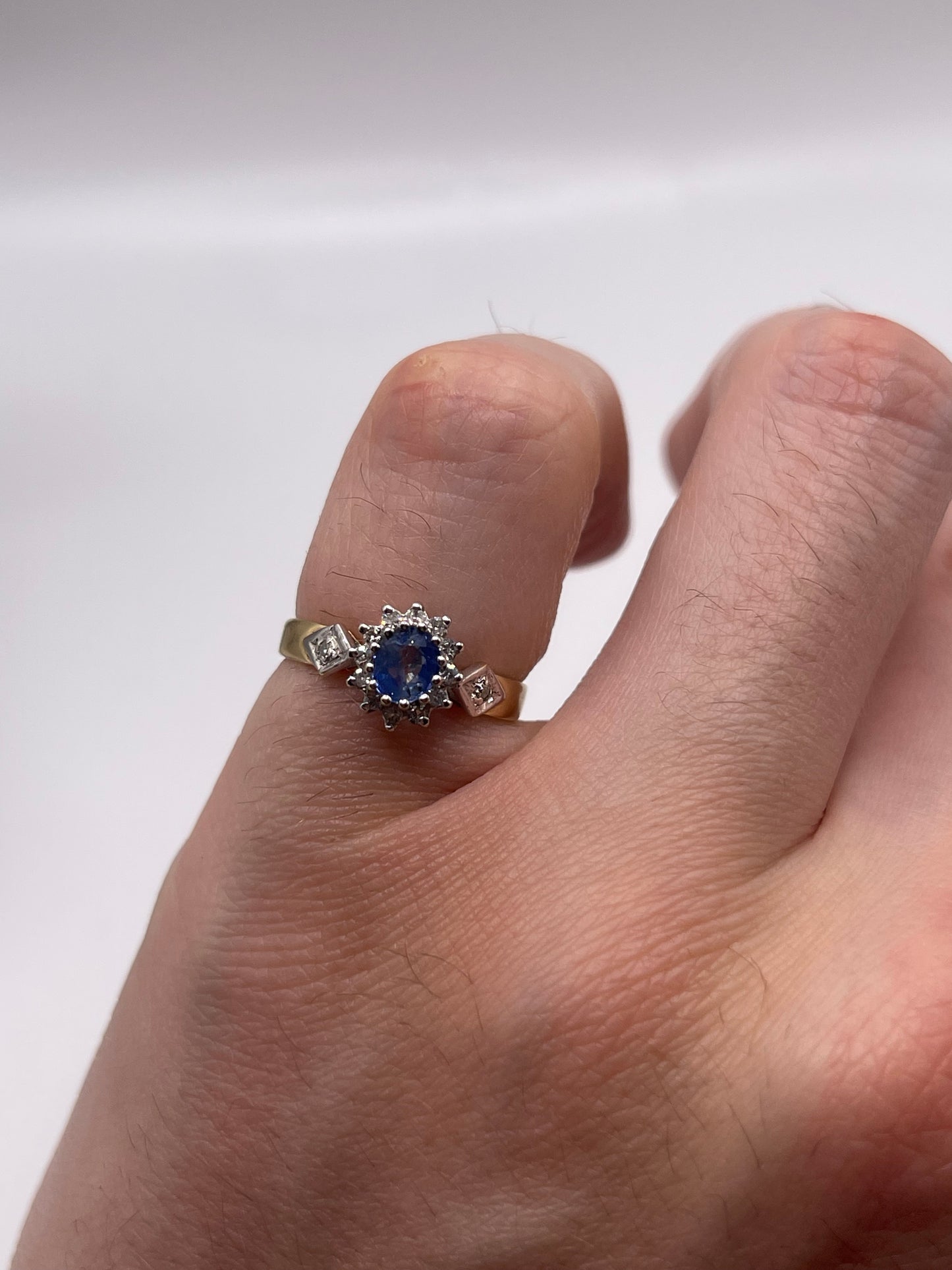 9ct gold sapphire and diamond ring