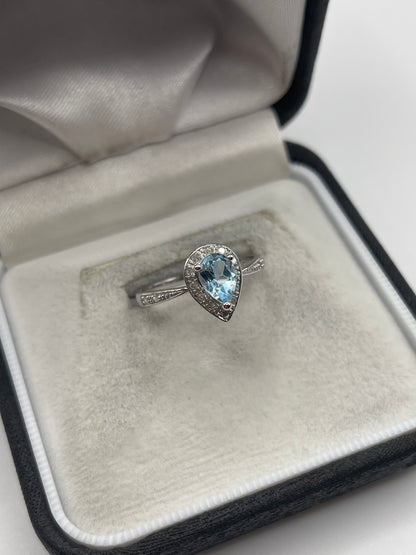 9ct white gold topaz and diamond ring