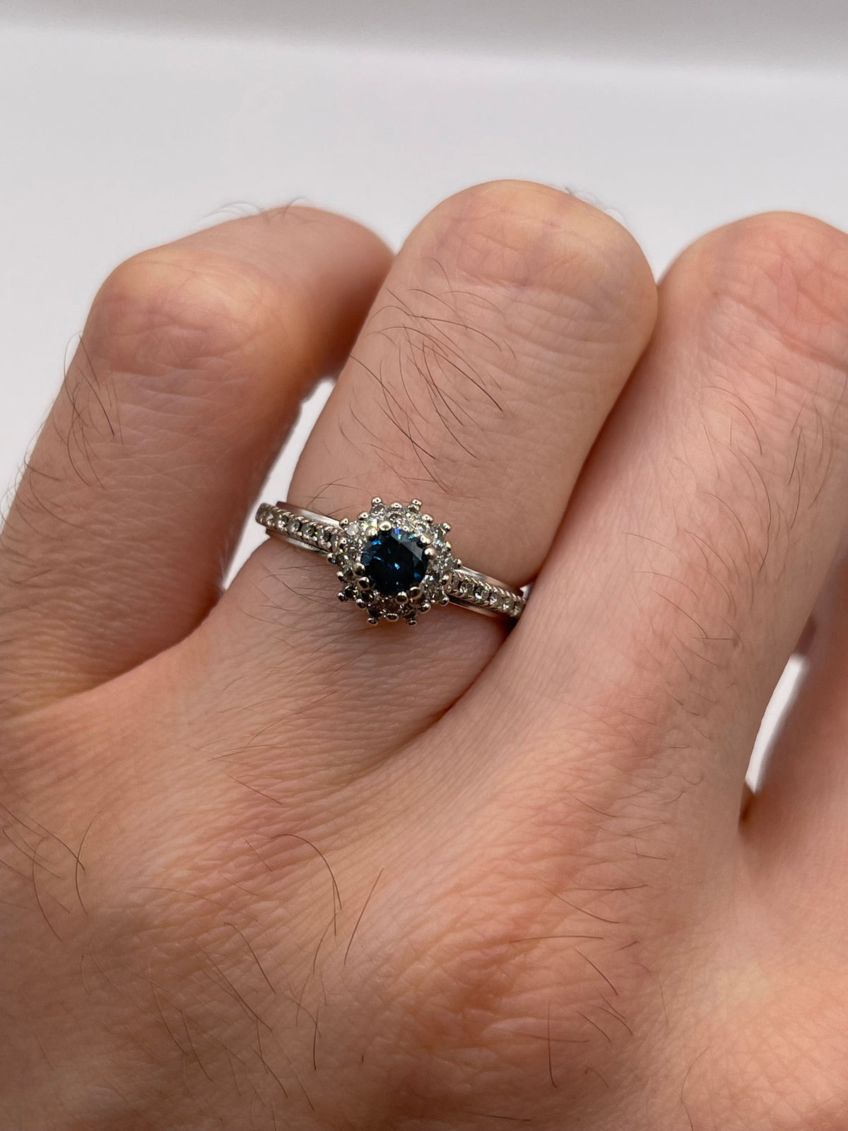 14ct white gold diamond cluster ring
