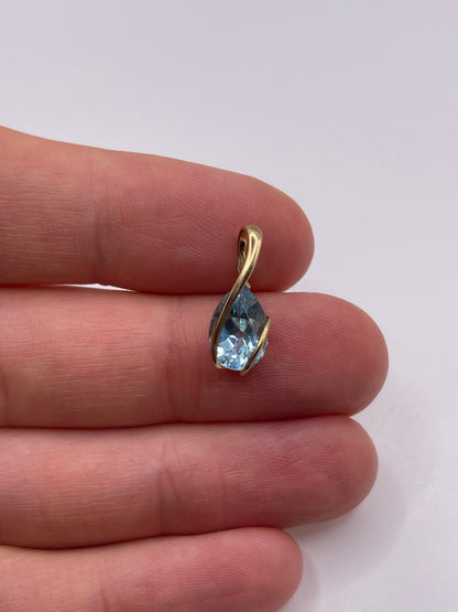 9ct gold topaz pendant