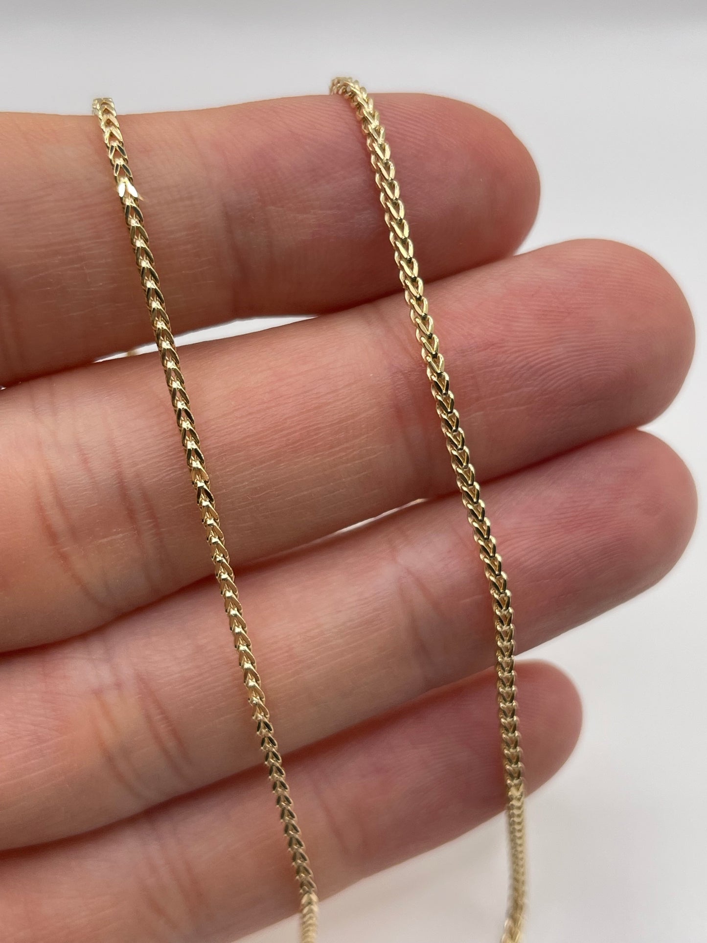 9ct gold chain A