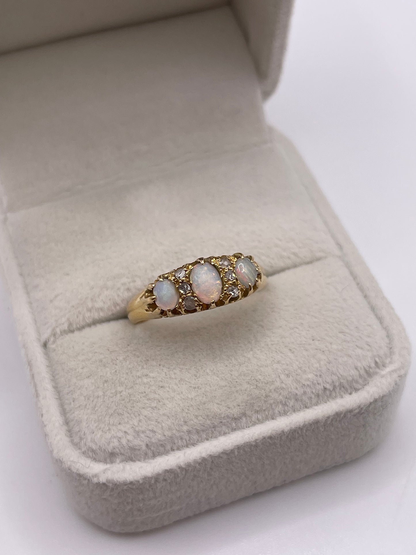 Antique 18ct gold opal and diamond ring
