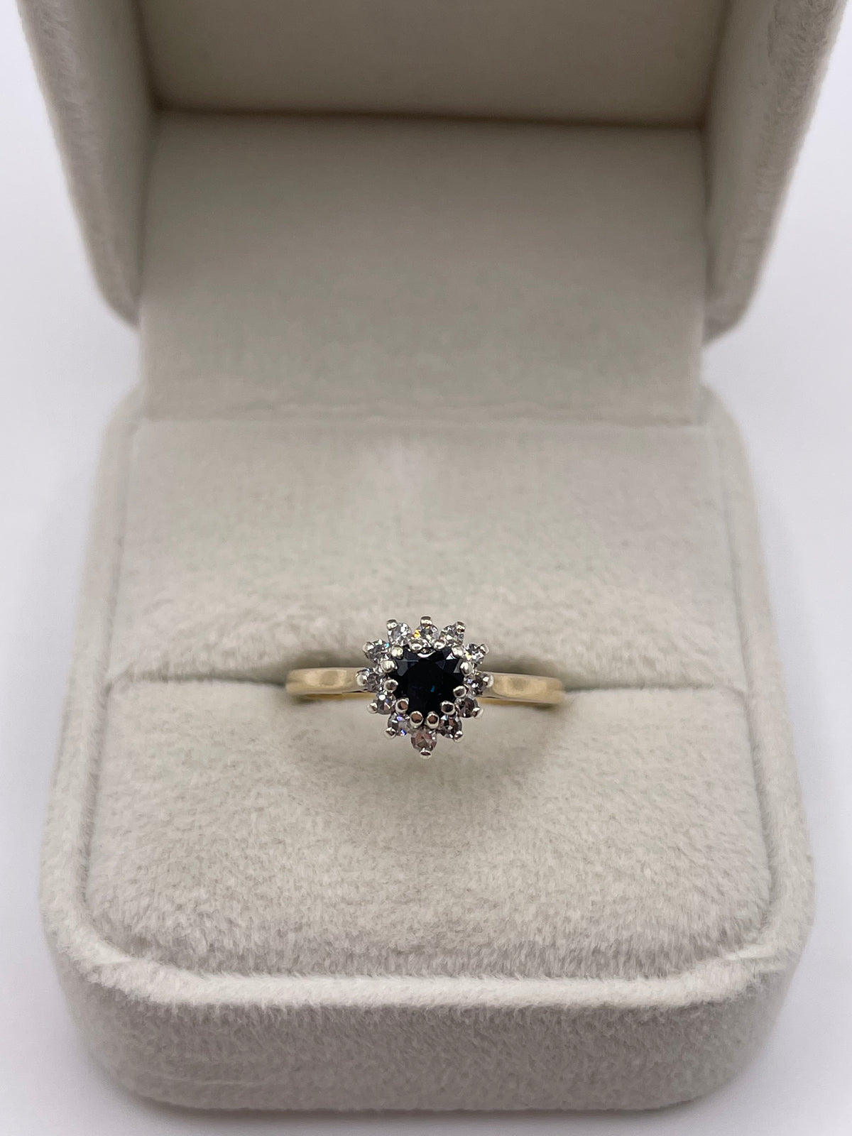 9ct gold sapphire and diamond ring