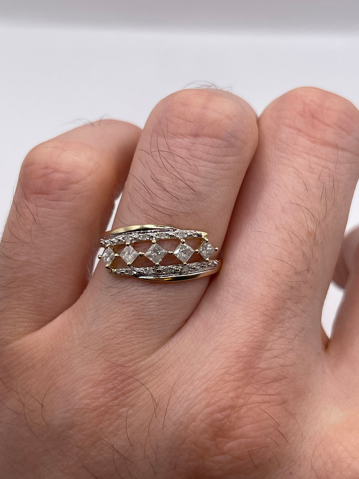 9ct gold diamond cluster ring