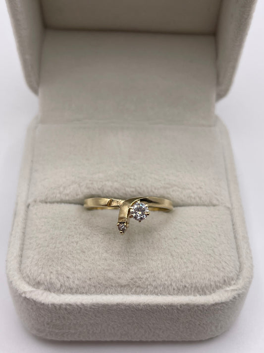 9ct gold diamond ring