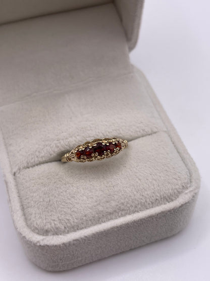 9ct gold garnet ring