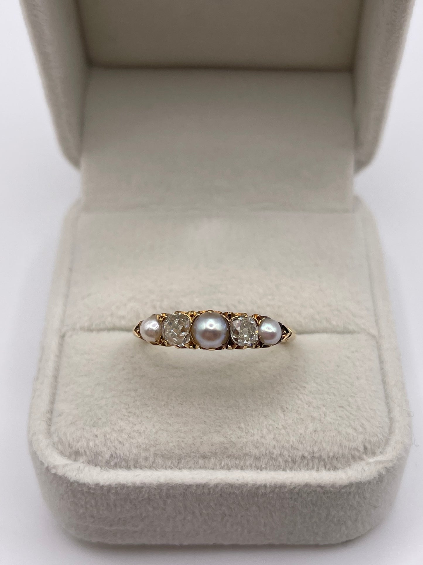 Antique 18ct gold pearl and diamond ring
