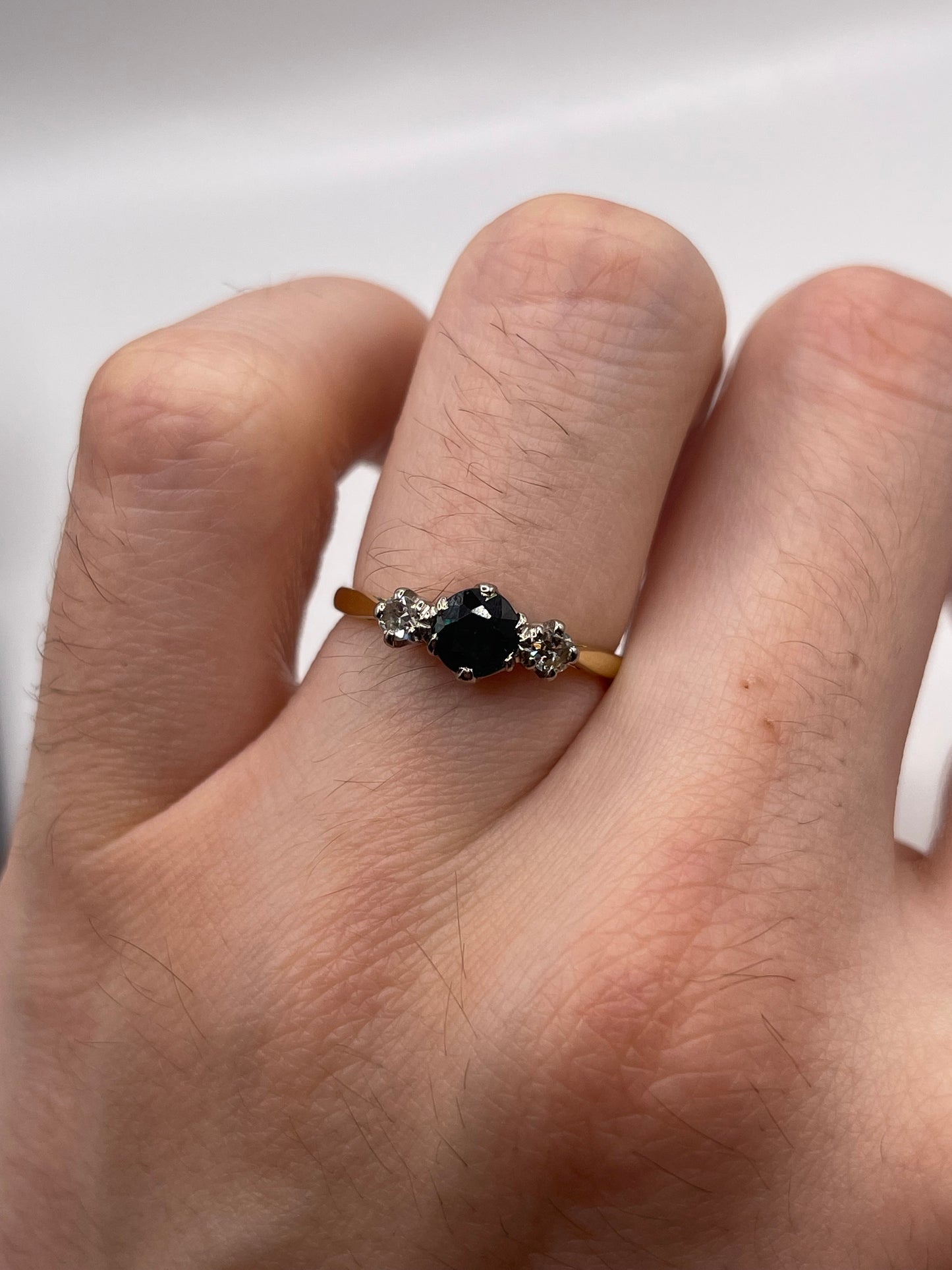 18ct gold sapphire and diamond ring