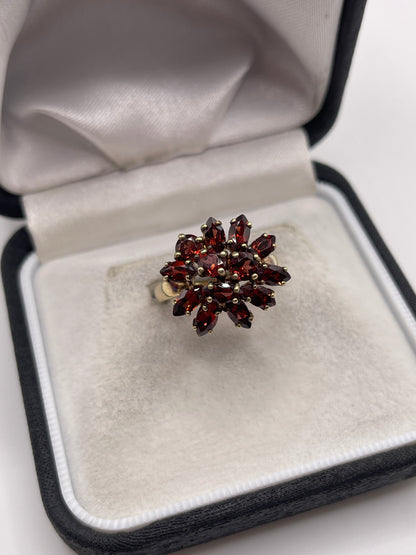 9ct gold garnet cluster ring