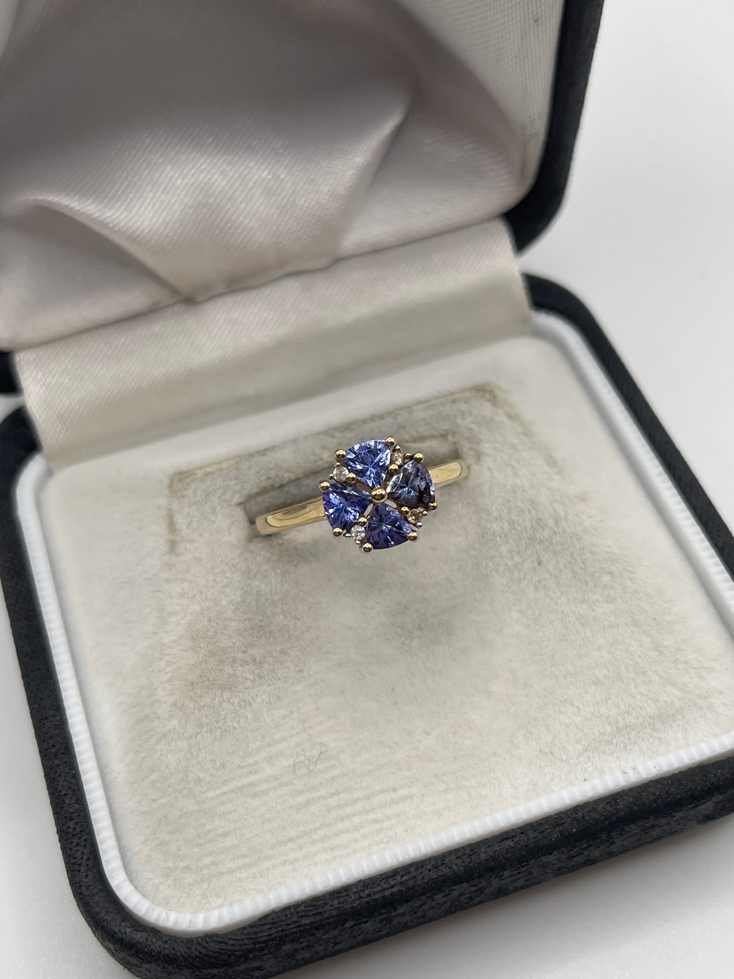 9ct gold tanzanite and zircon ring