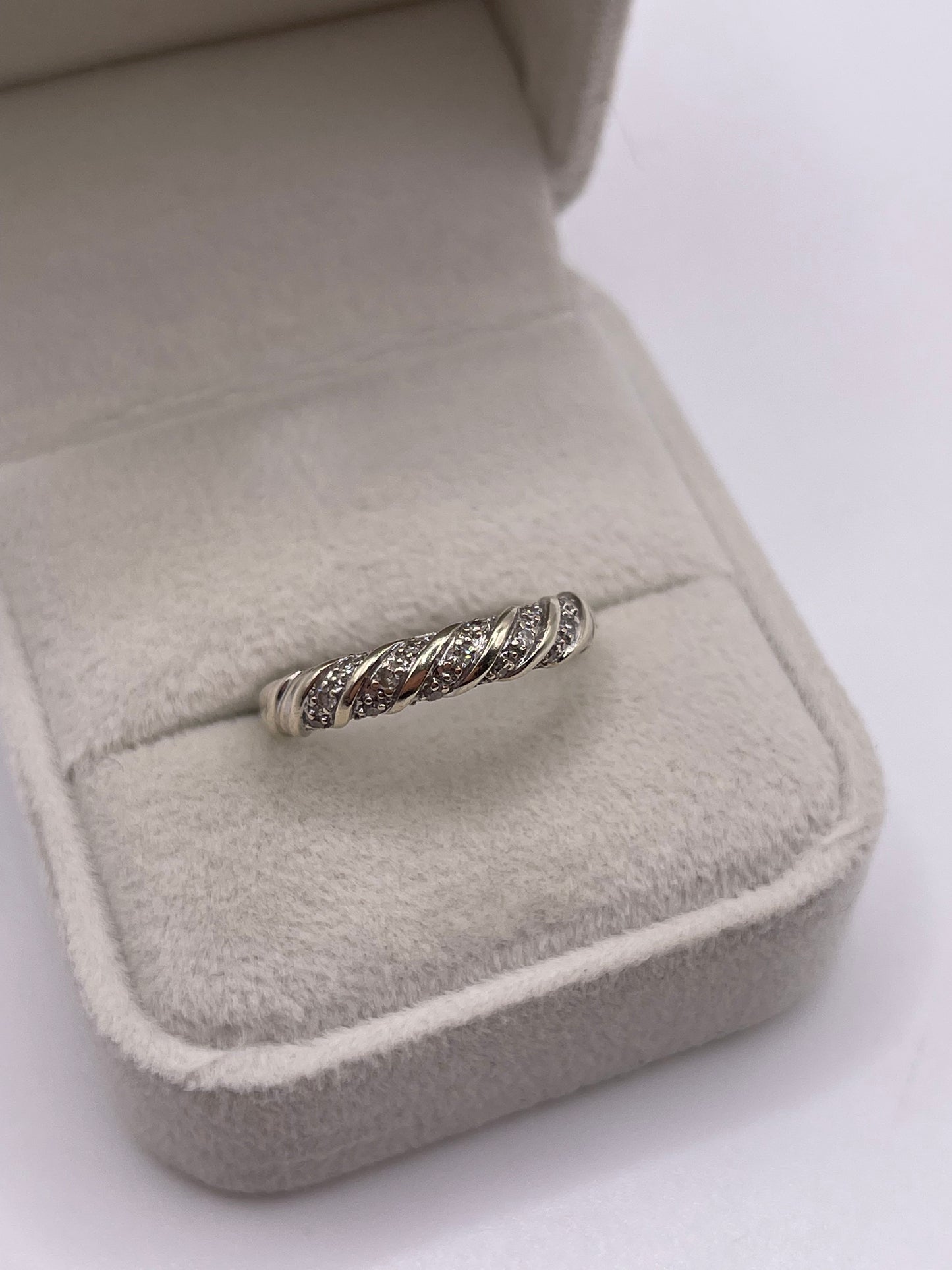 9ct white gold diamond cluster ring