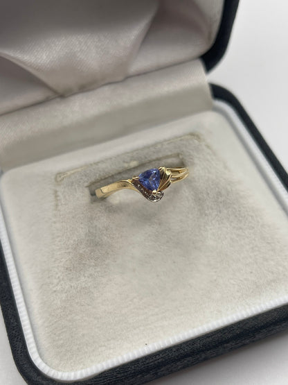 14ct gold tanzanite and diamond ring