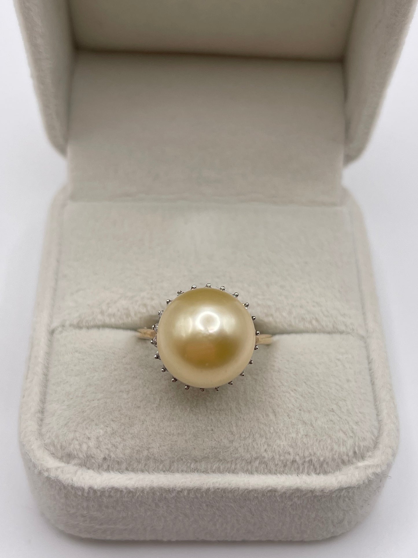 9ct gold pearl and diamond ring