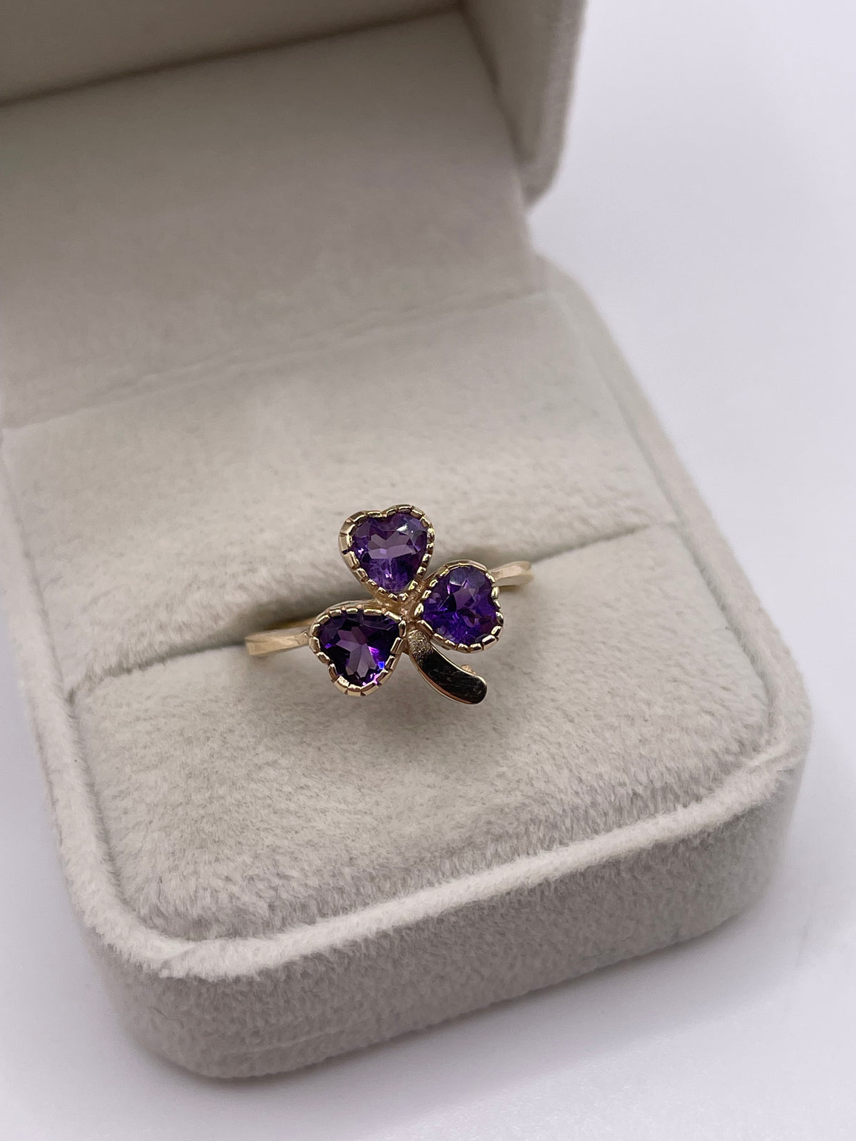 9ct gold amethyst clover ring