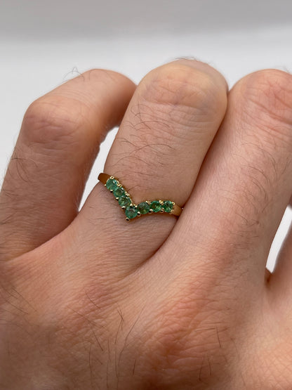 9ct gold emerald wishbone ring
