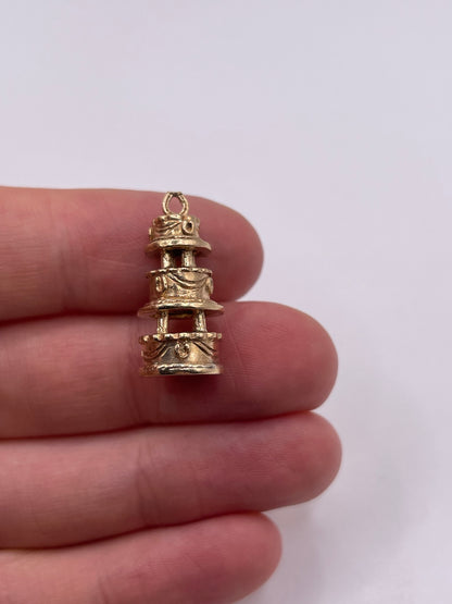 9ct gold wedding cake charm