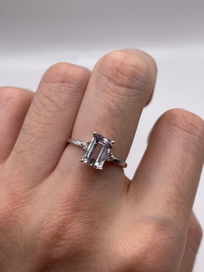 9ct white gold kunzite and zircon ring