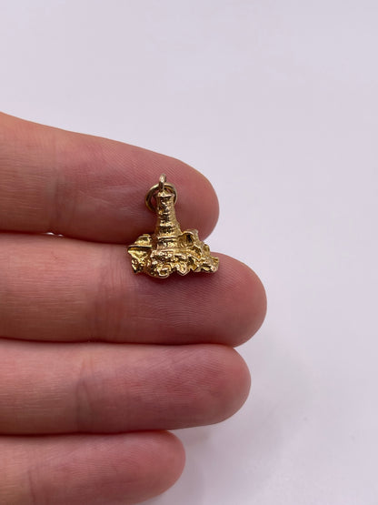 9ct gold lighthouse charm