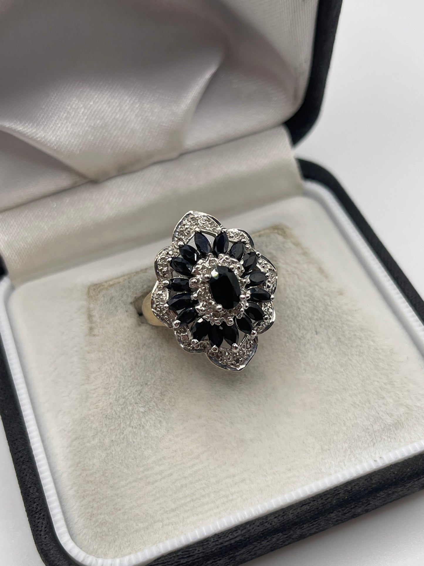9ct gold sapphire and diamond cluster ring