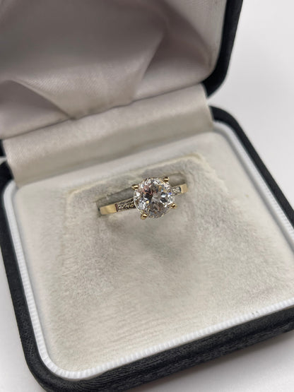 9ct gold topaz and diamond ring
