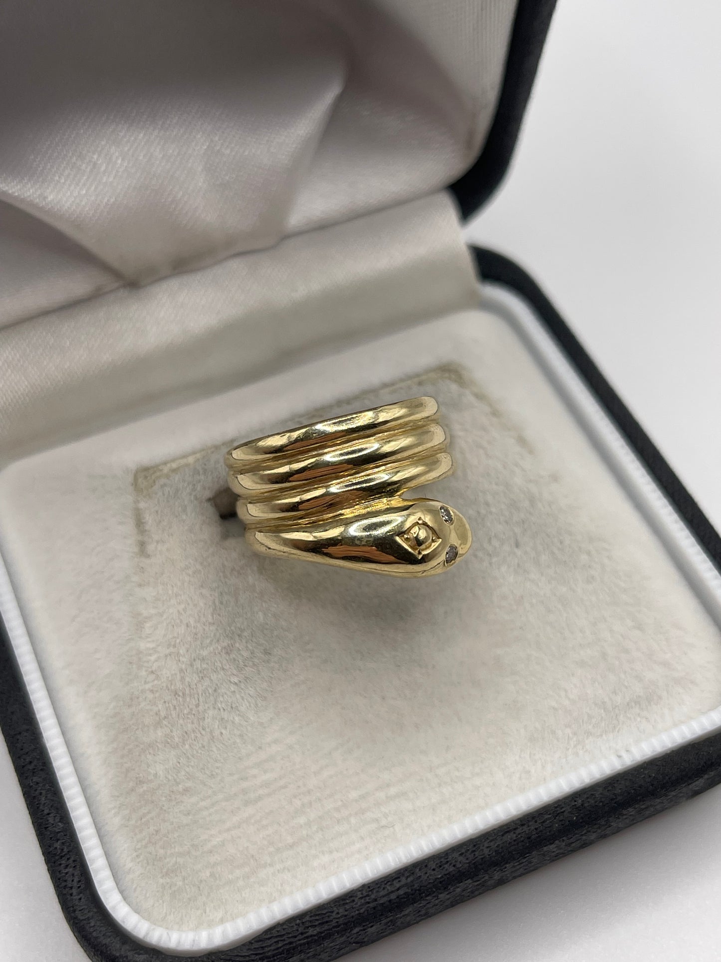 9ct gold diamond snake ring