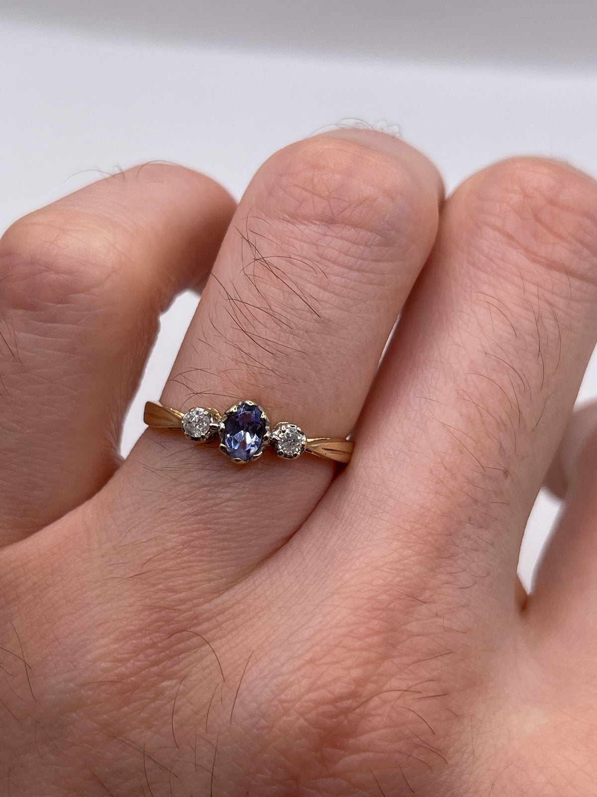 9ct gold tanzanite and diamond ring