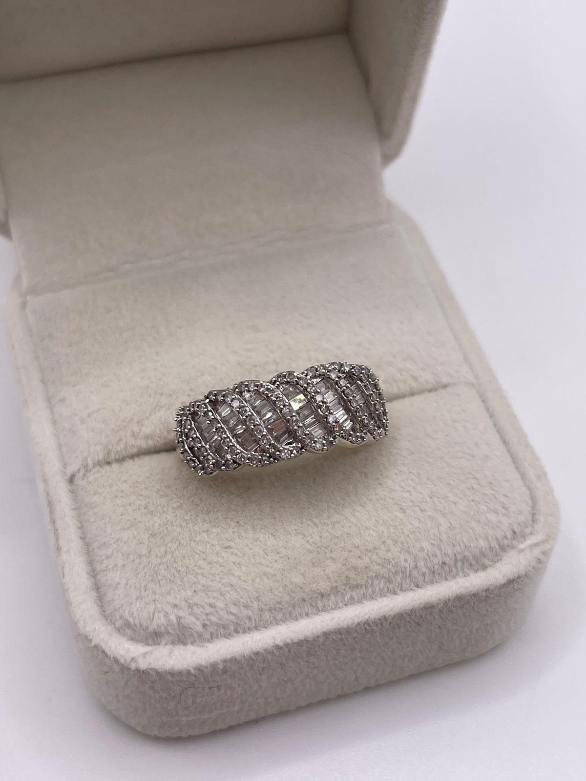 9ct gold diamond cluster ring