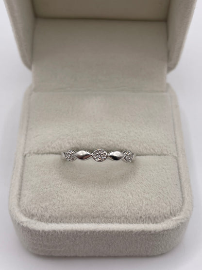 9ct white gold diamond cluster ring