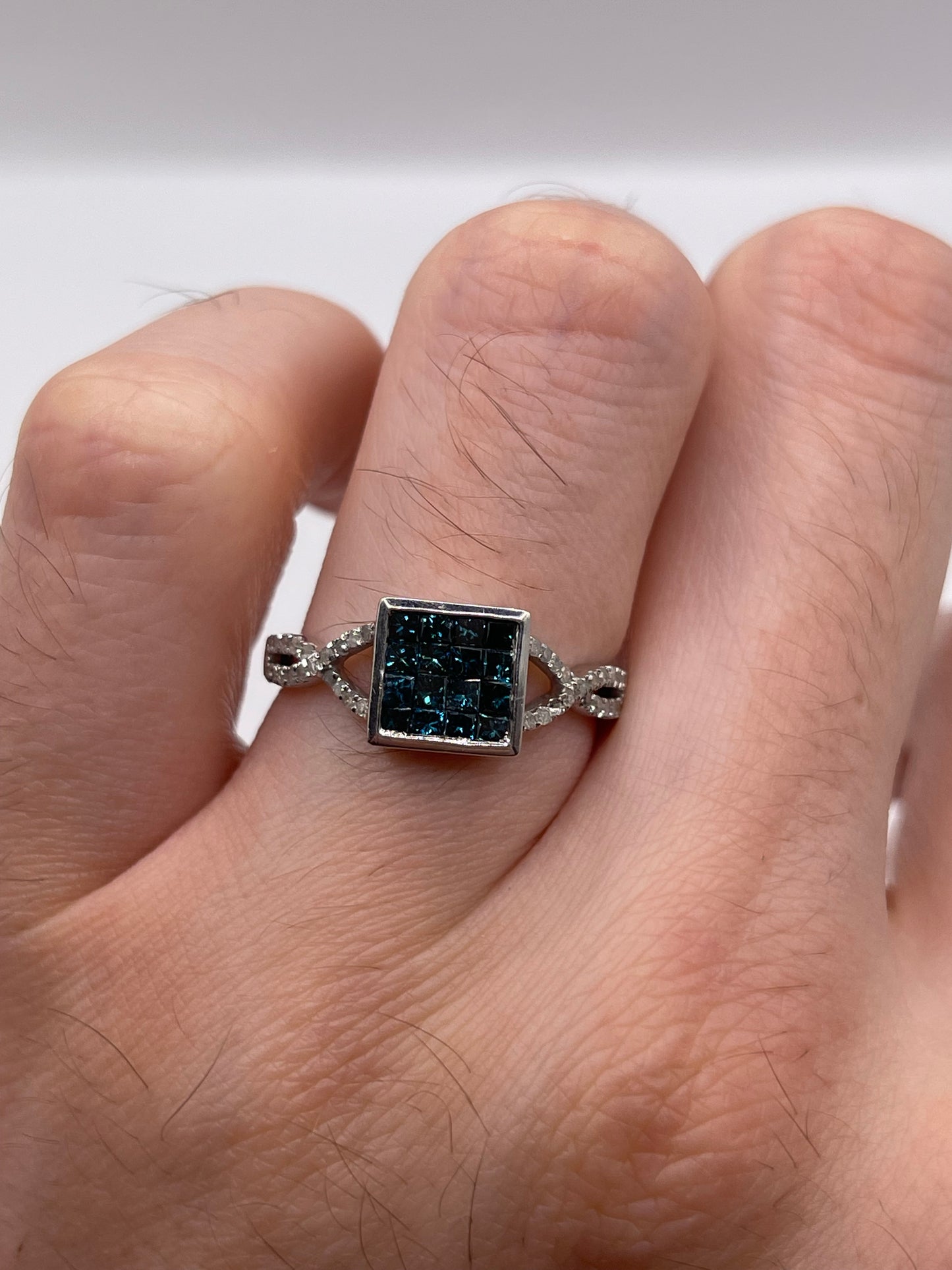 9ct white gold diamond cluster ring
