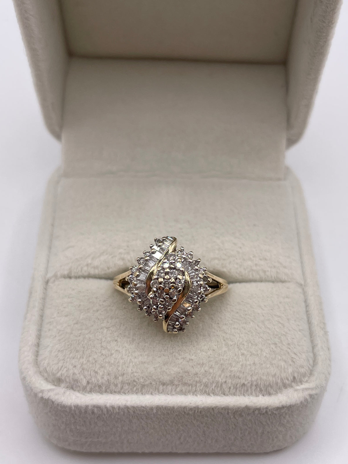 9ct gold diamond cluster ring