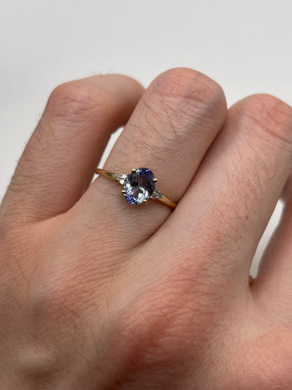 9ct gold tanzanite and diamond ring