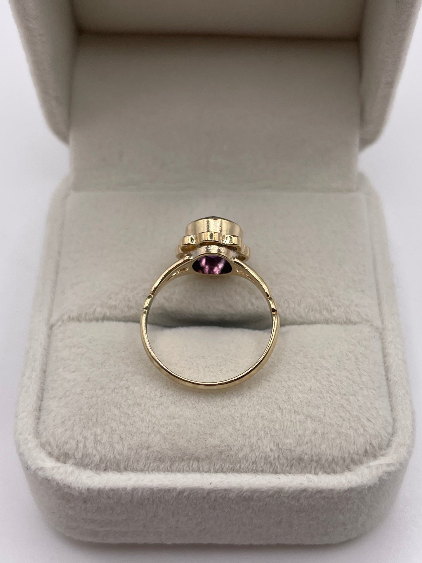 9ct gold amethyst ring