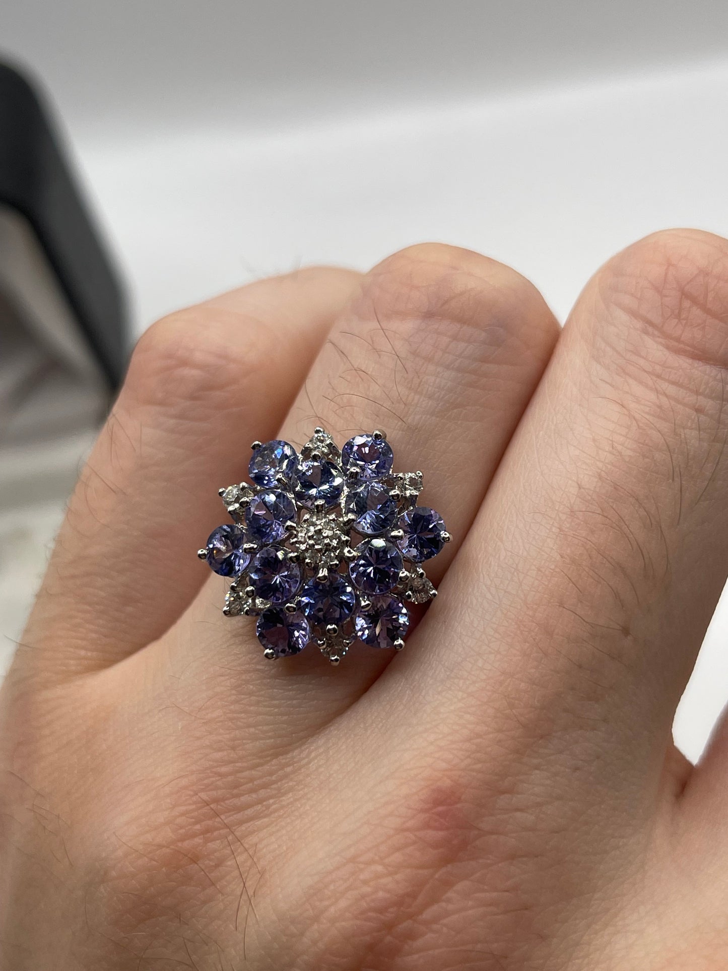 9ct white gold tanzanite and zircon ring