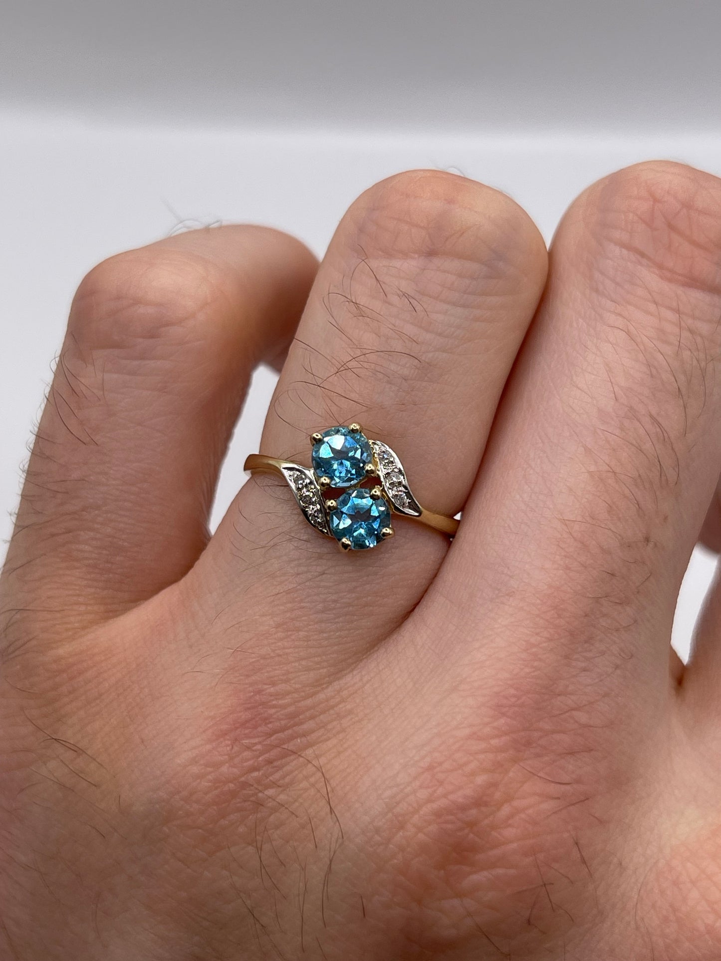 9ct gold topaz and diamond ring